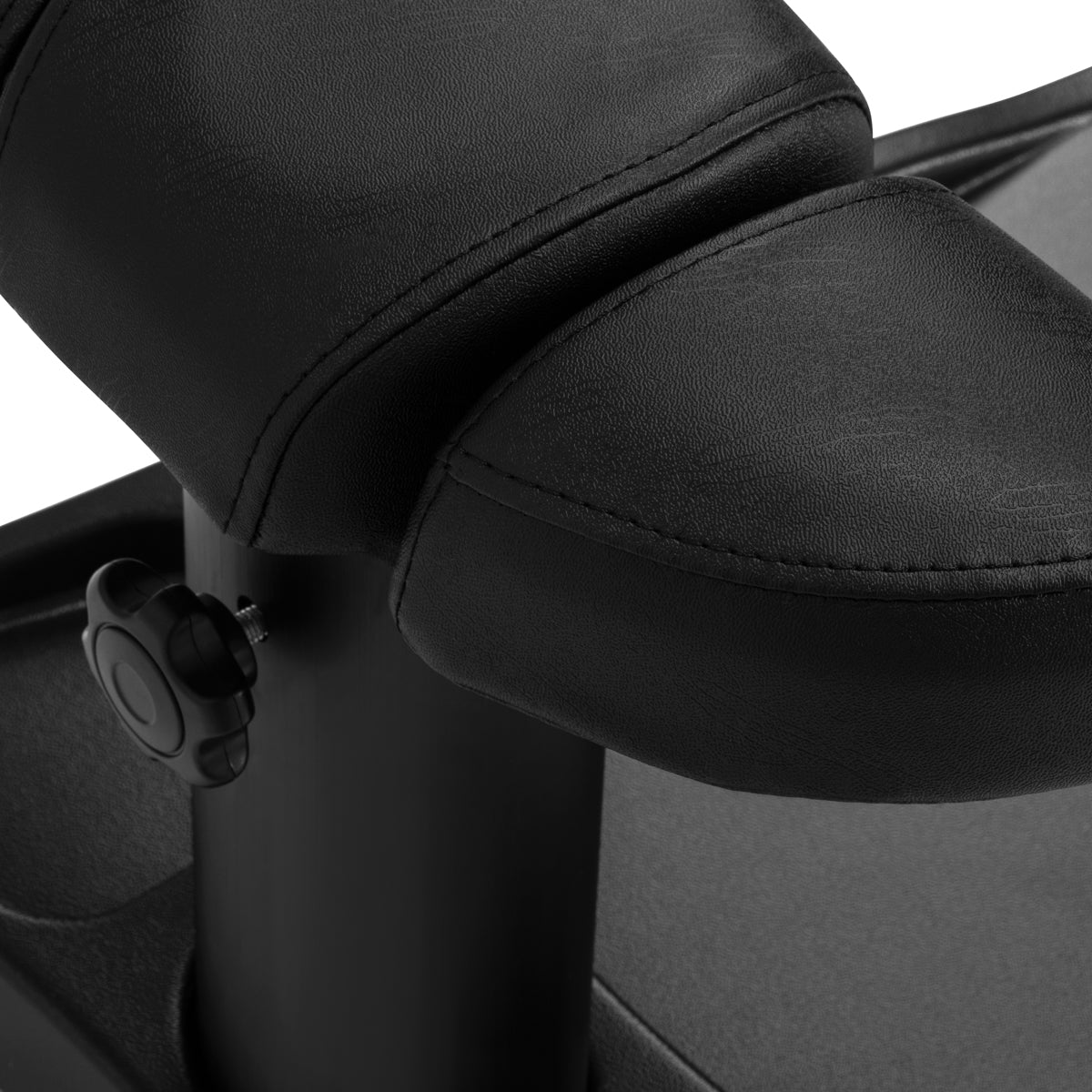 Pedicure bakke med massageapparat og sort vogn