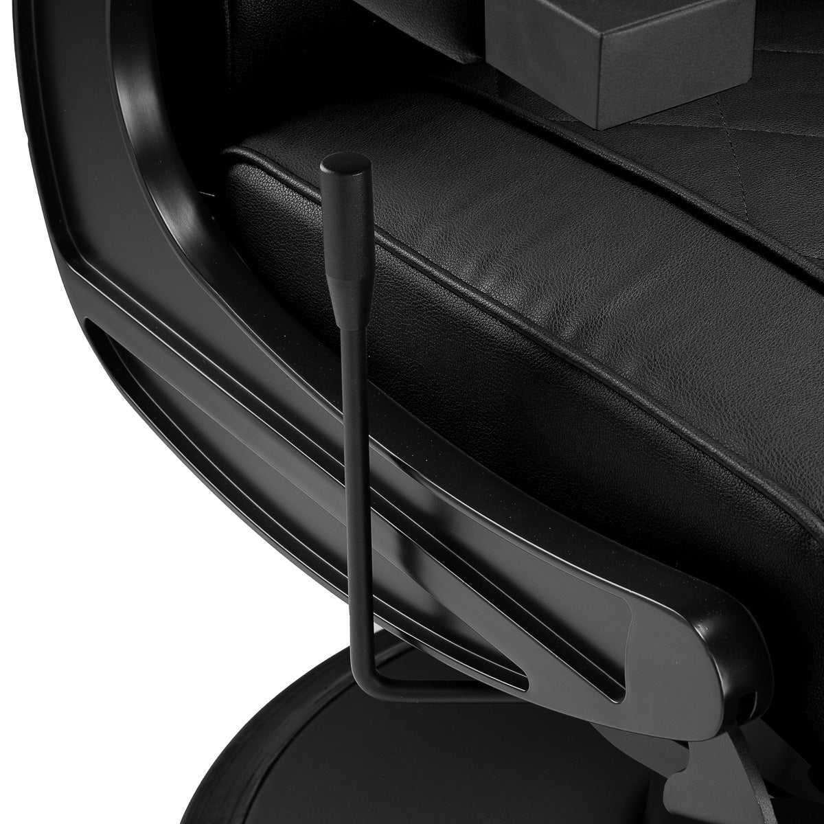 Hair System BM880 i klassisk sort – barberstol med sort stel til stilfulde saloner.