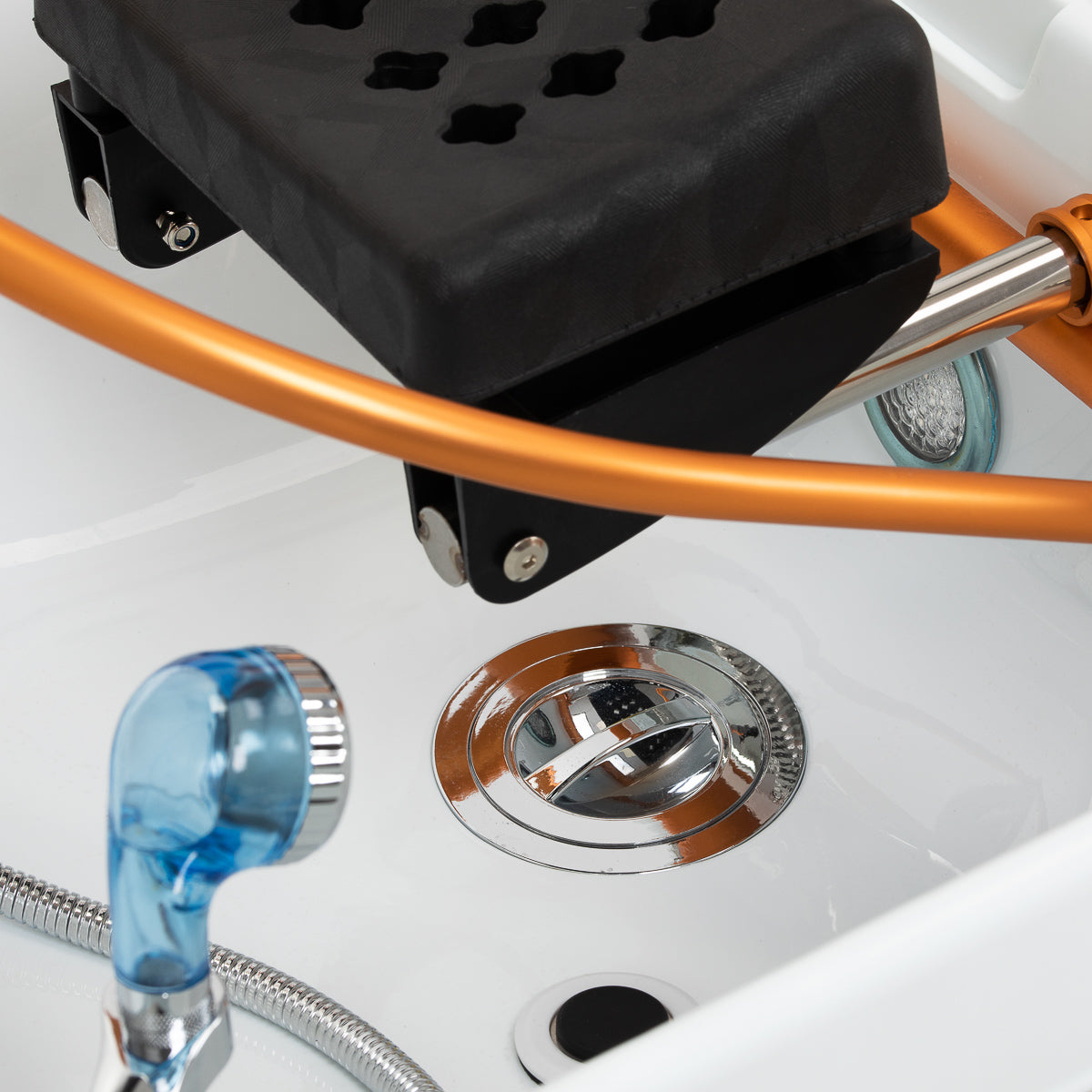 Gabbiano Maldiverne Head Spa vaskestol – stilfuldt beige design til eksklusive behandlinger.