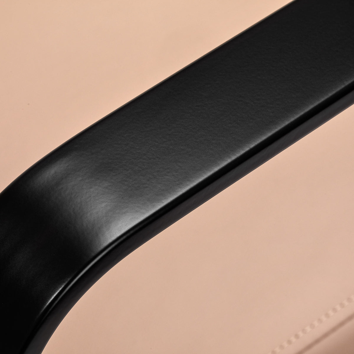 Gabbiano - Frisørstol Porto Sort Beige - Next Cosmeitcs